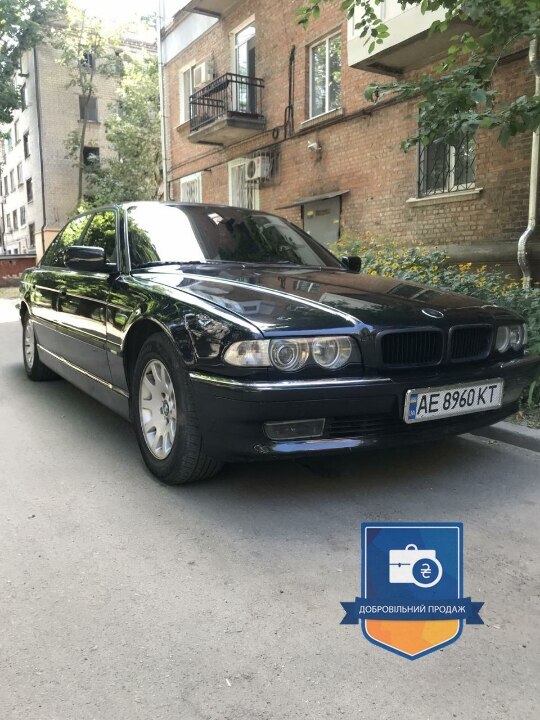 Легковий автомобіль марки BMW модель 740IL - Photo