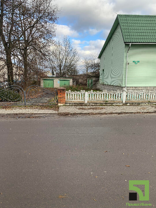 Гараж, банк. модуль та зем. ділянка у Волинській обл - Photo