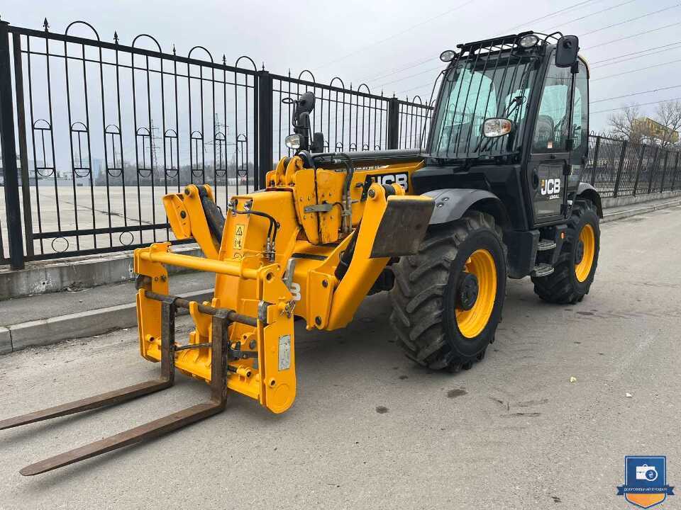 Телескопічний навантажувач JCB 535-125 - Photo