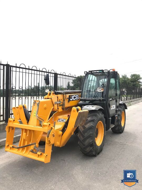 Телескопічний навантажувач JCB 533-105 - Photo